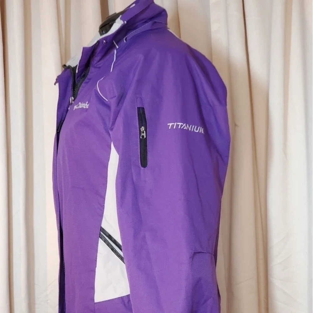 0740. Columbia ~ Titanium ~ Woman's Snow Parka ~ in Perfect Purple!!